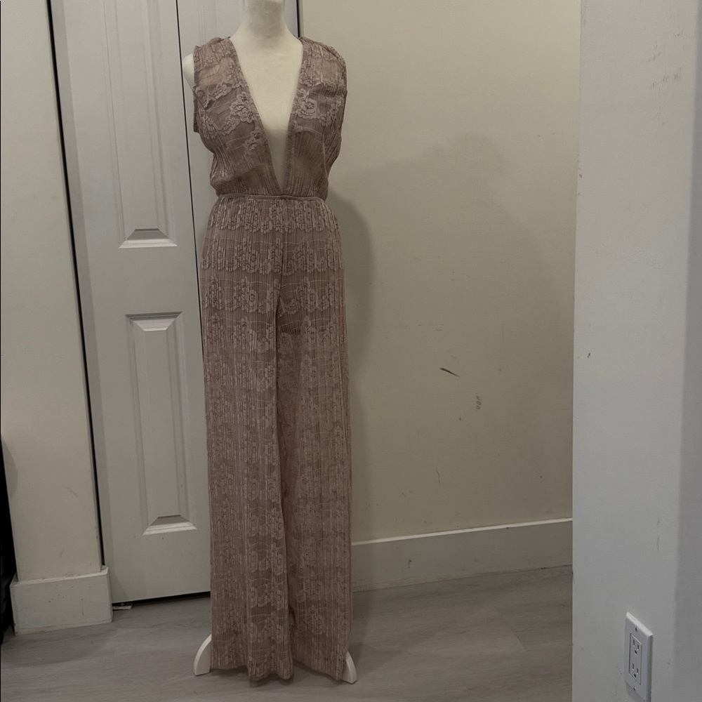 E.SSUE Ivory Sleeveless Plunge Jumpsuit